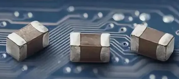 AI 狂飙引爆 MLCC！三星电机订单暴涨，高端元器件供不应求